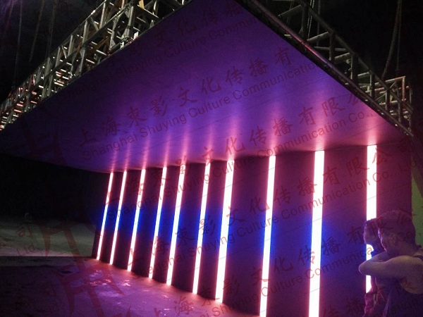 汽车广告拍摄——上海LED大屏灯光租赁公司